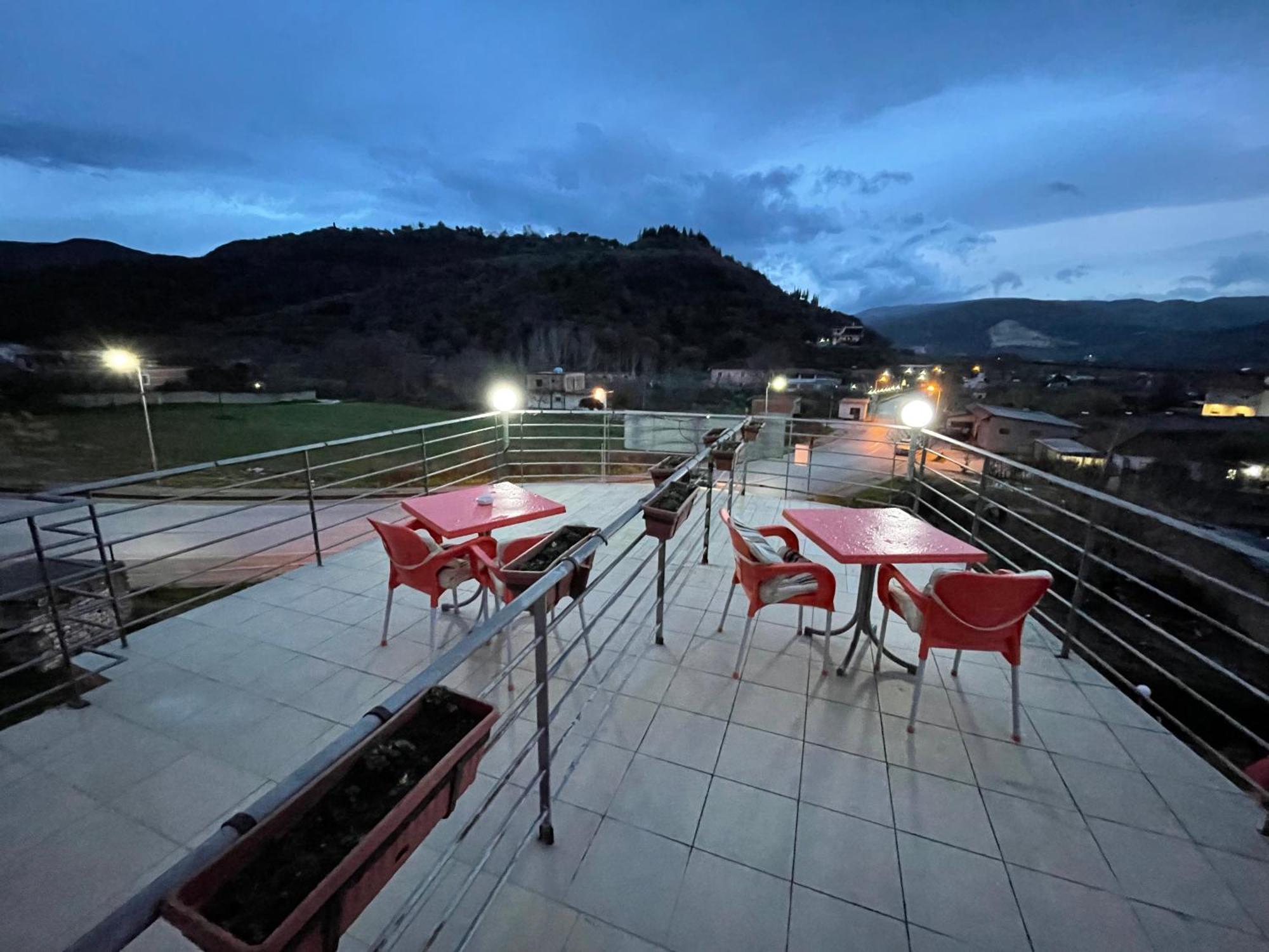 Hotel Bar Restaurant Mete Peshkepi ภายนอก รูปภาพ