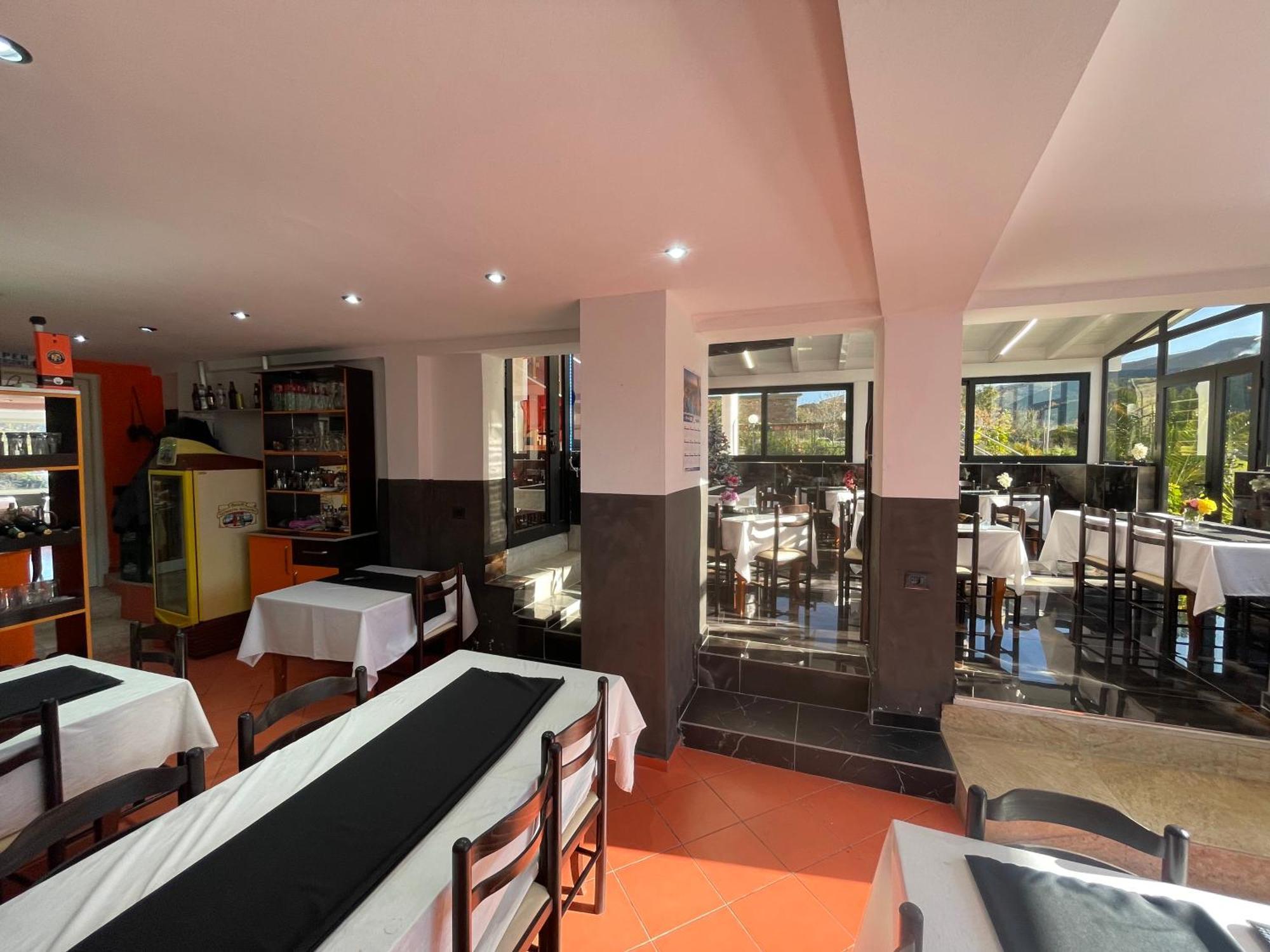 Hotel Bar Restaurant Mete Peshkepi ภายนอก รูปภาพ
